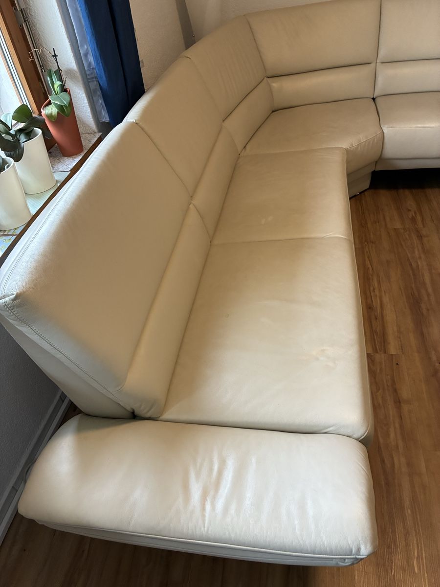 Sofas: Eckpolstergruppe in Echtleder – Gebraucht aus Menznau von Cabrio77rot 1