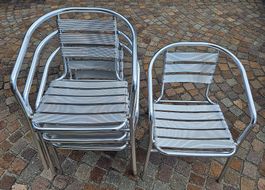 4 ultraleichte Alu-Gartenstühle, stapelbar