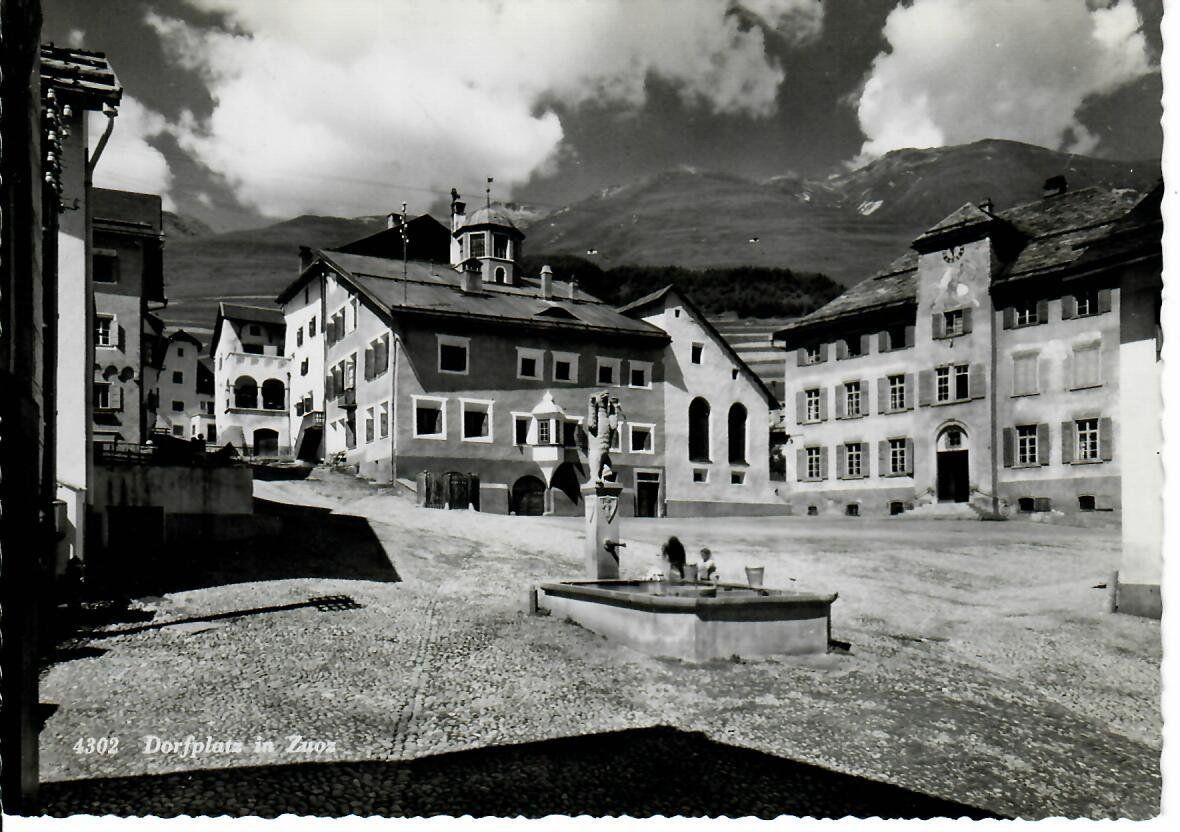 Cartoline postali: Dorfplatz in Zuoz – Usato da Hochdorf venduto da Ziegel-16