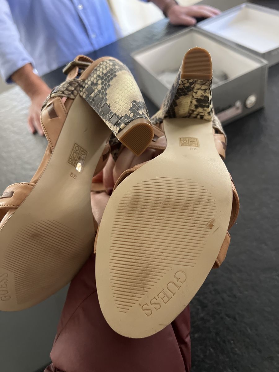 Guess Scarpe da donna: Guess Sandalen, Grösse 38 – Nuovo (secondo la descrizione) da Sisseln AG venduto da ele_sales 1