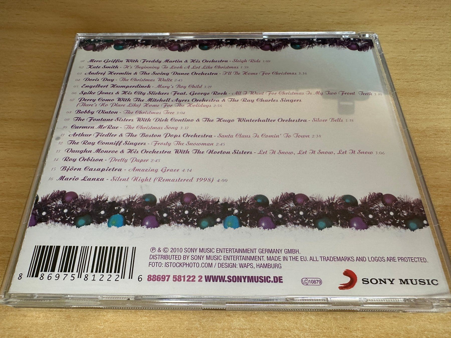 CD: N2 Various - Looks Like Christmas – Usato da Rikon im Tösstal venduto da Alpenmutz 1
