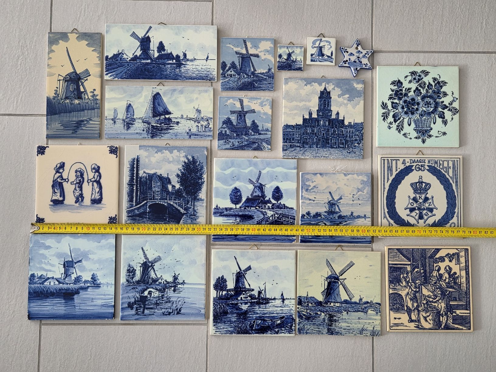 Servierplatten: Konvolut Delft Blue Wandfliesen – 17-teilig – Gebraucht aus Bülach von Recherchieren 1