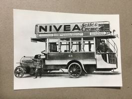 Berlin Autobus mit Nivea Werbung