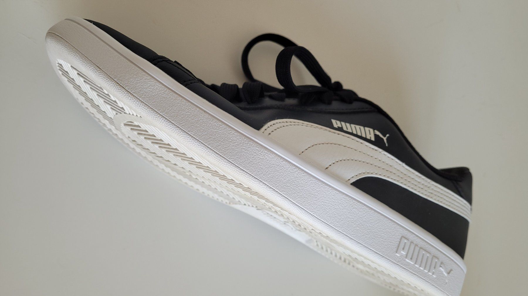 Puma Scarpe da uomo: Puma Smash V2 L Sneaker Grösse 41 – Usato da Nottwil venduto da Sunshine0_1