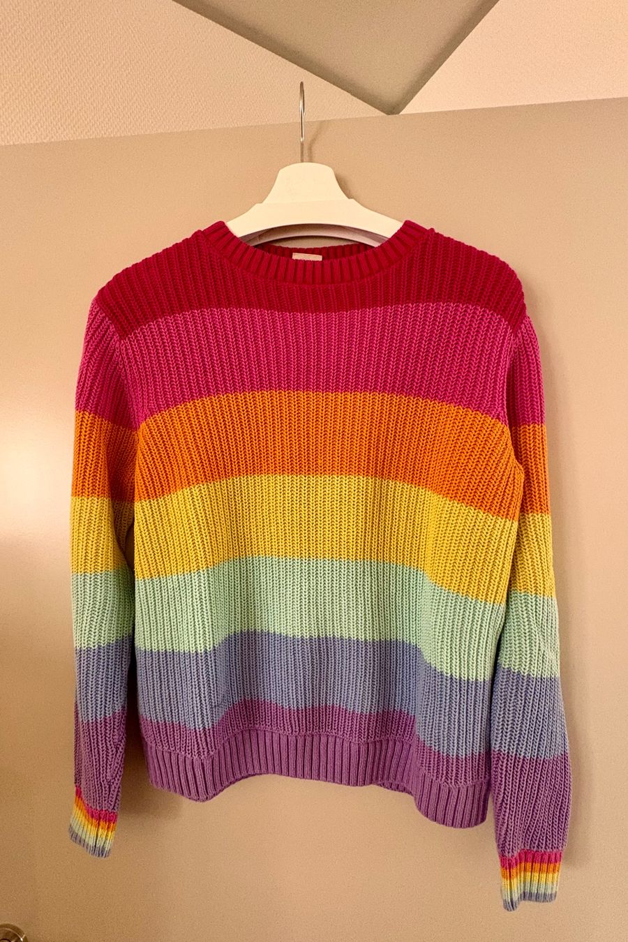 Pulls & Sweat-shirts: Regenbogen-Pullover von Little Birds – Neuf (Voir description) à Schlieren par Sternli1325