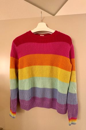 Regenbogen-Pullover von Little Birds