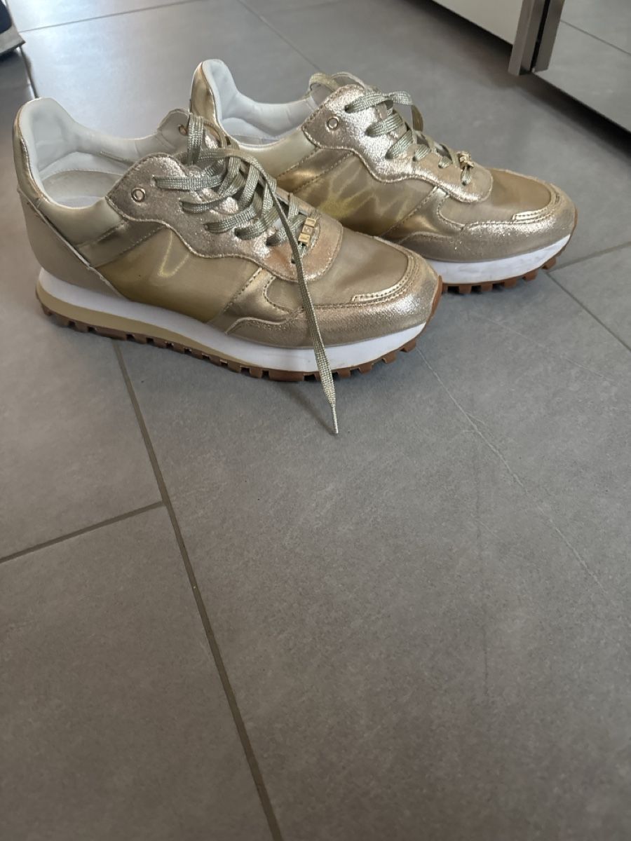 Liu Jo Damenschuhe: Sneaker goldfarben LIU JO – Gebraucht aus Fürstenau von Du-01 2