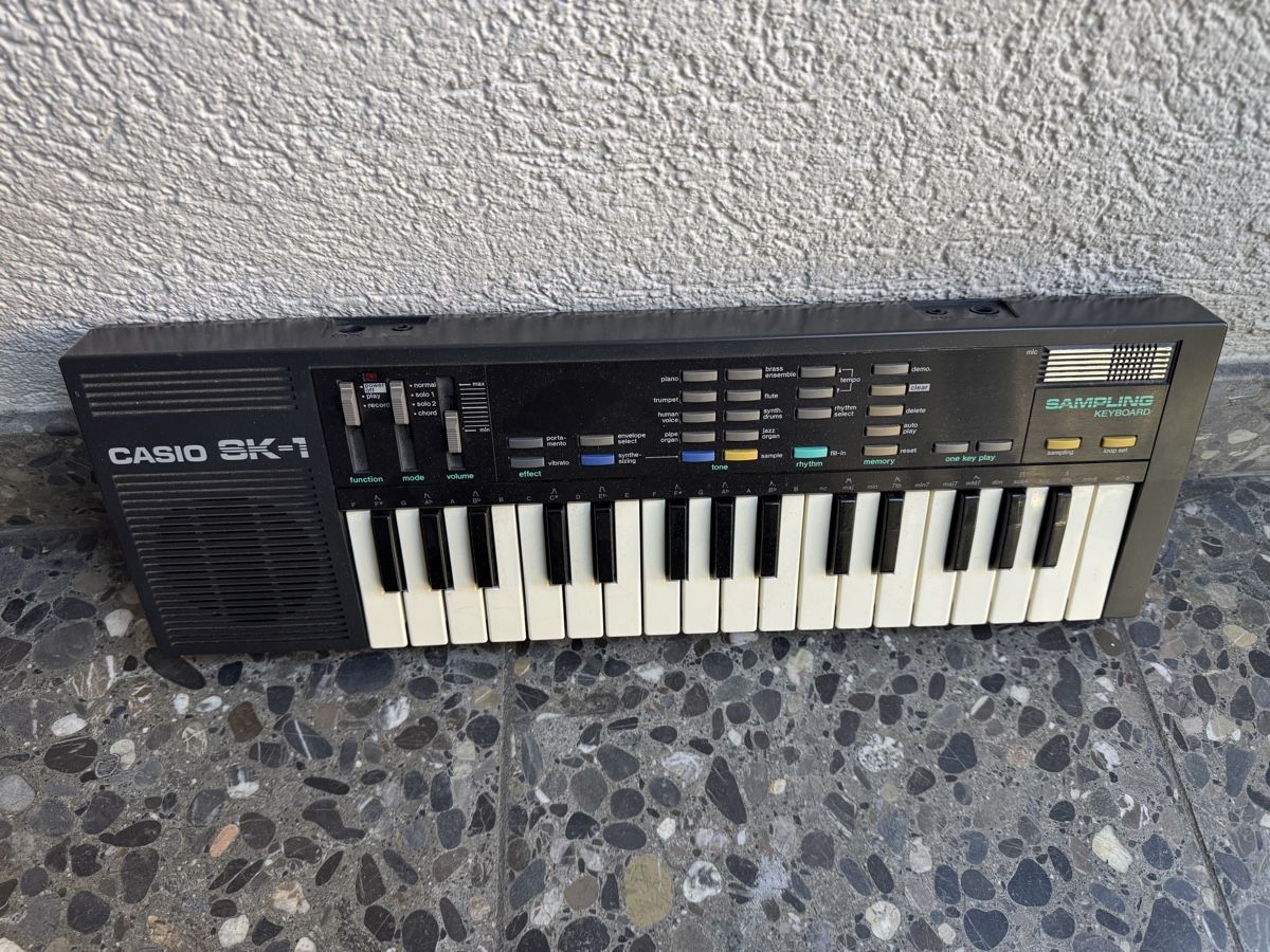 Casio Musikinstrumente: Casio SK-1 Sampling Keyboard – Gebraucht aus Bern von A.W.S.R