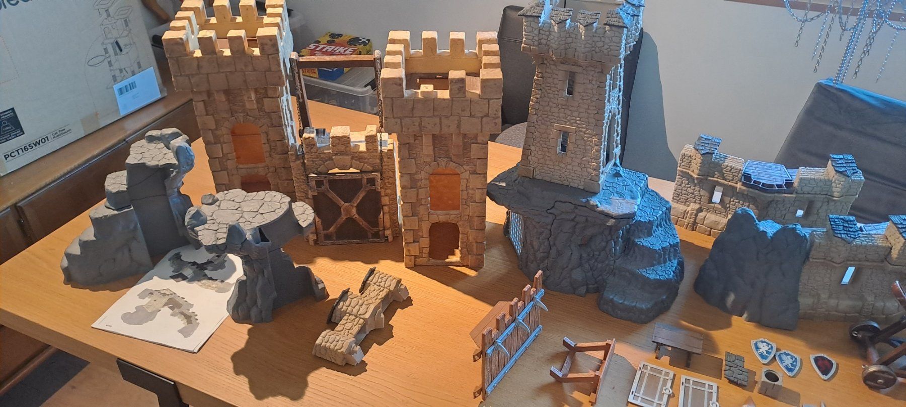 Schleich Giocattoli: Schleich Burg nicht komplett – Usato da Bitsch venduto da jajo79076 1