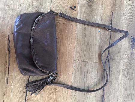 Braune Italienische Leder Umhängetasche mit Quaste