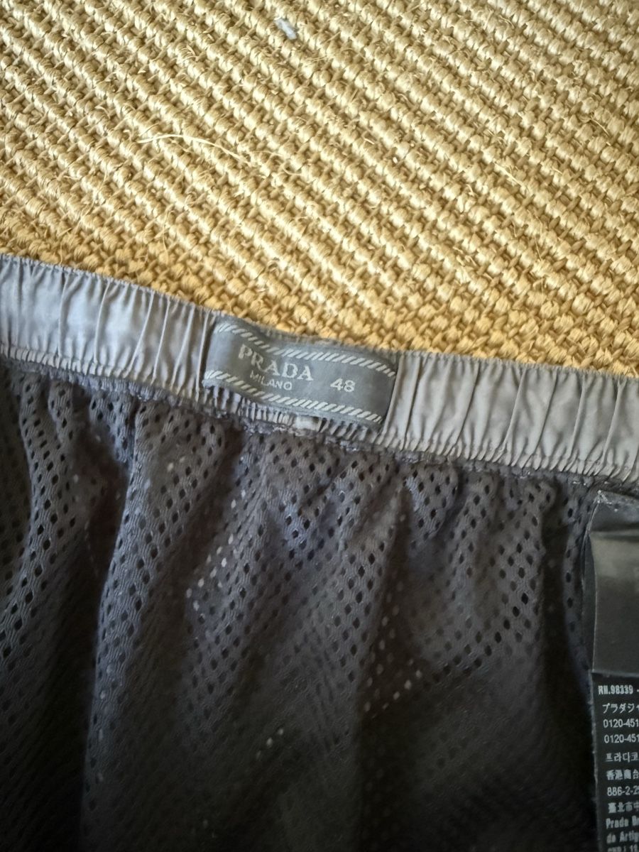 Prada Costumi da bagno: Prada Badehose / Shorts, Gr. 48, Schwarz/ Grau – Usato da Zürich venduto da Ralph12345 3
