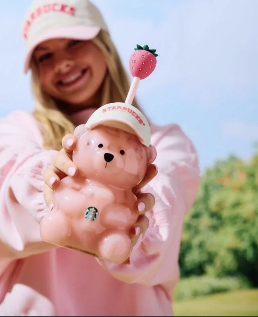 Recipients et similaires: Starbucks Pink Bearista Glass Cold Cup – Neuf avec emballage d'origine à Schlieren par kel_zm9t
