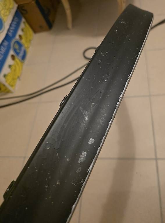Tutti pezzi di ricambio auto: Lame de spoiler avant Porsche 996 GT2 – Usato da Martigny venduto da benjamincolomba 3