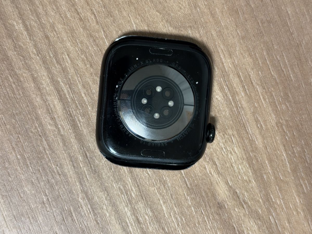 Apple Smartwatch: Apple Watch Series 10 – D'occasion à Mühlethal par LJ-5040 3