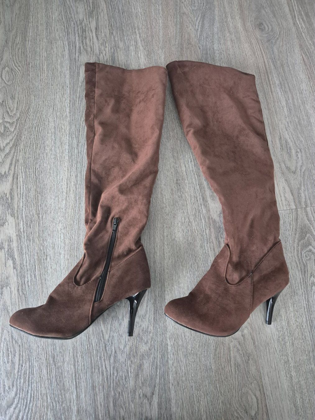 Scarpe da donna: Braune Stiefel, Wildlederoptik, Grösse 40 – Nuovo (secondo la descrizione) da Eglisau venduto da nicij79 1