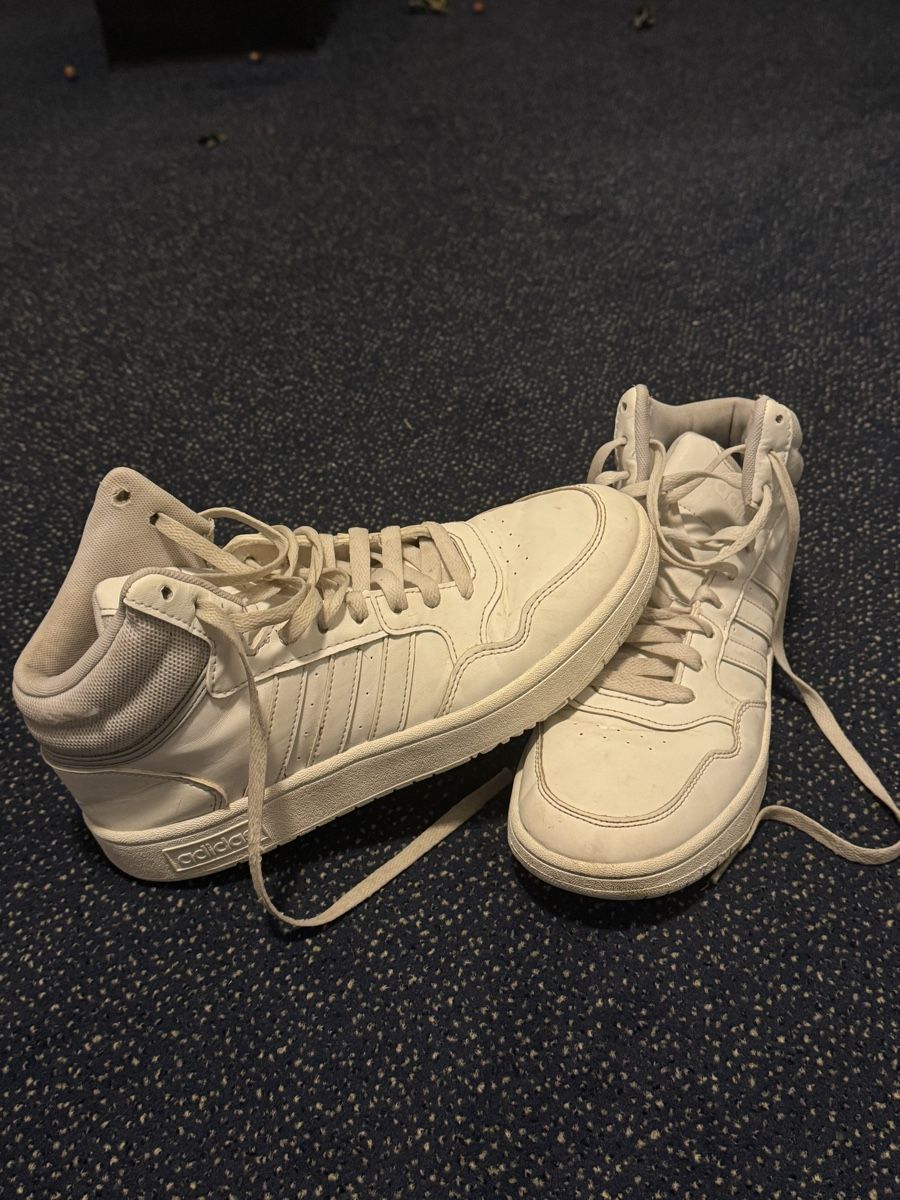 Adidas Herrenschuhe: Adidas Hoops 3.0 Mid Triple White – Gebraucht aus Wildegg von Myexlv 1