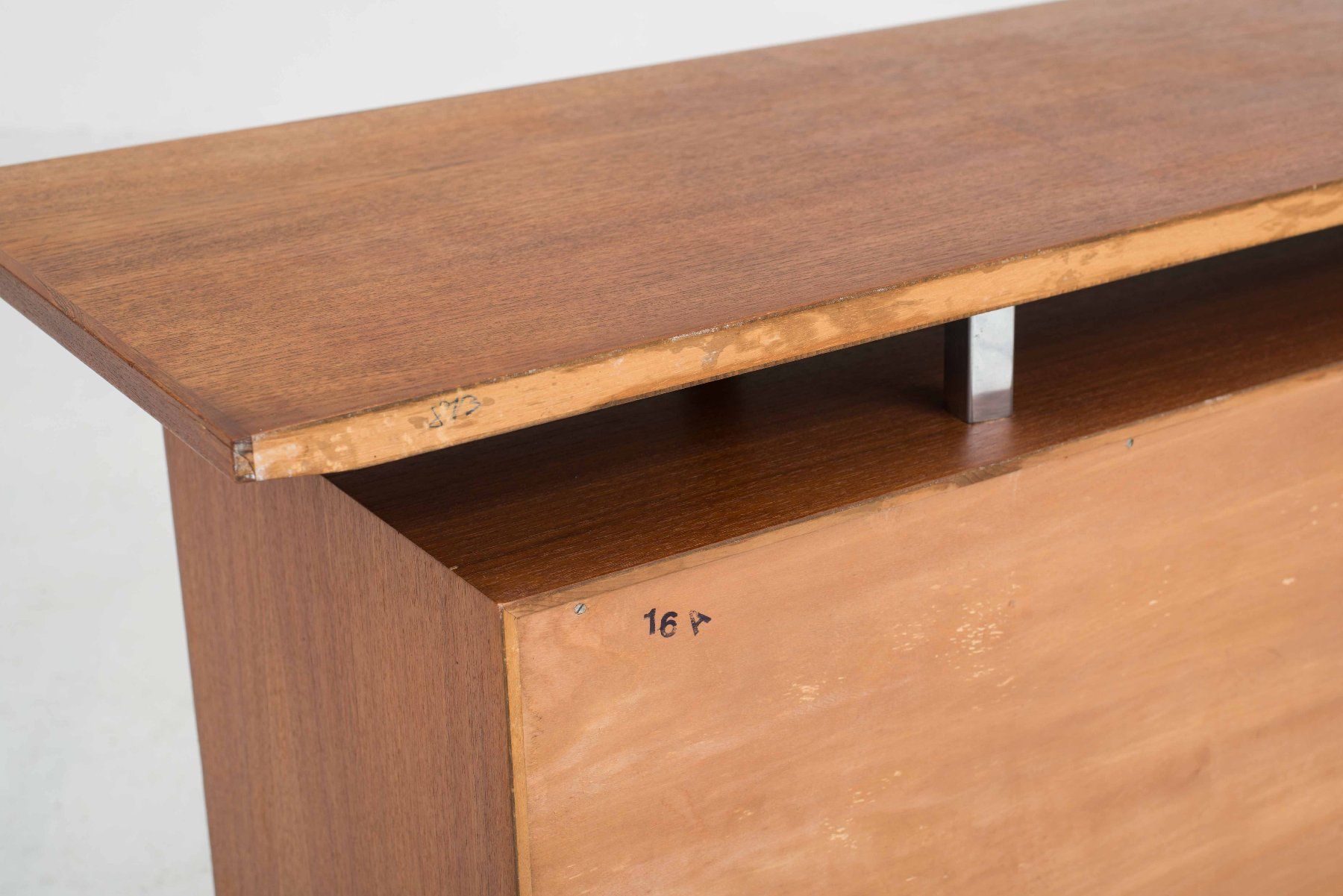 Cassettiere: Schweizer 1960er Jahre Sideboard aus Teak – Usato da Zürich venduto da STUZH38 8