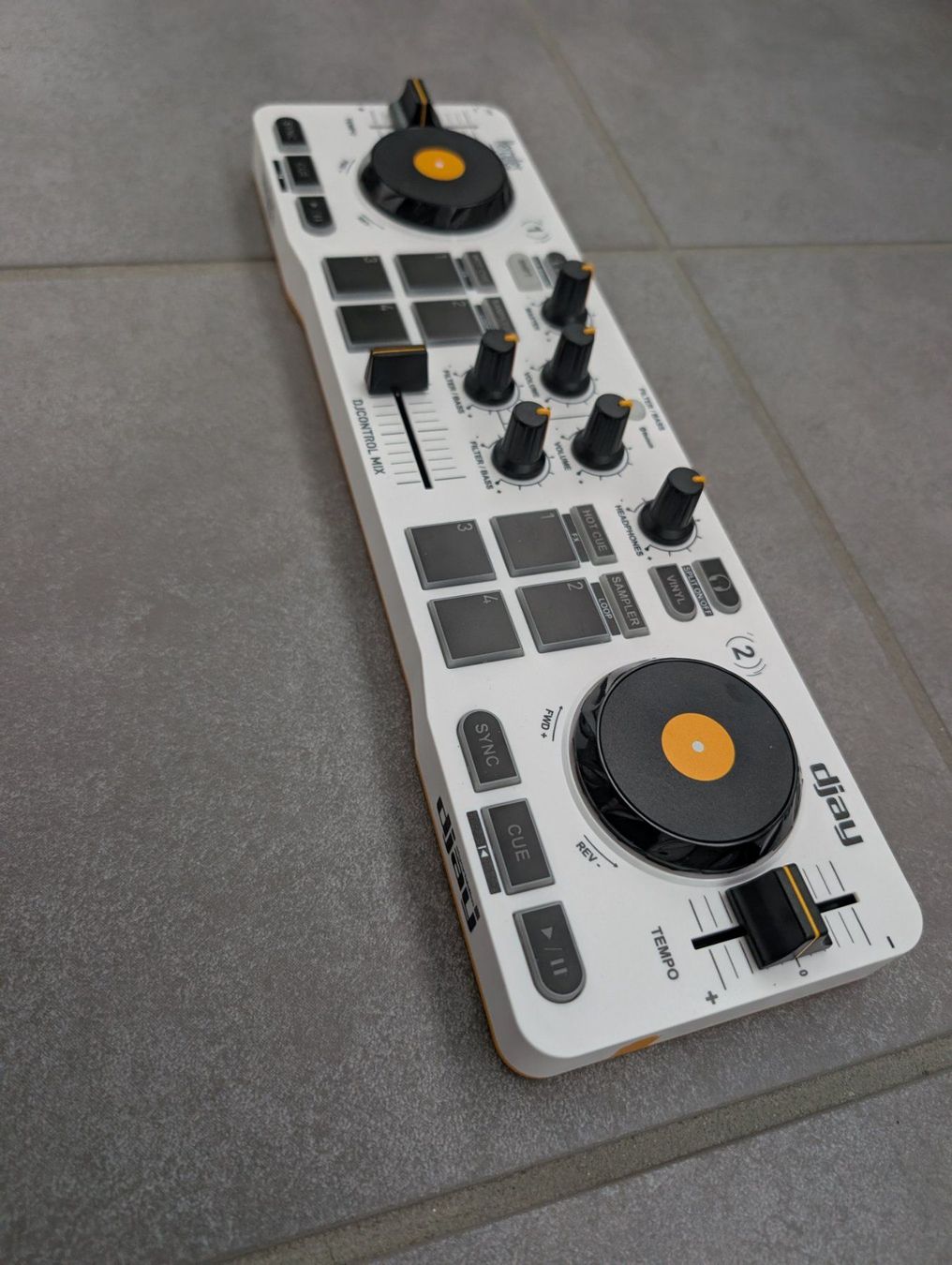 Hercules Console di mixaggio: Hercules DJ Control Mix - Neuwertig – Nuovo (secondo la descrizione) da Bellach venduto da florian.christen 2