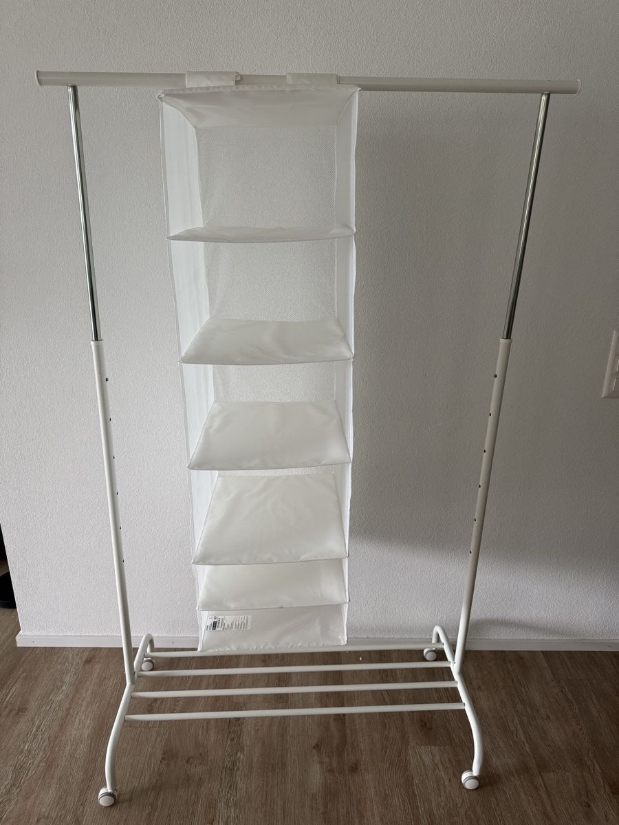 Ikea Guardaroba: Kleiderständer weiss mit Rollen und Stofforganizer gebraucht – Usato da Dietwil venduto da vera2301 2