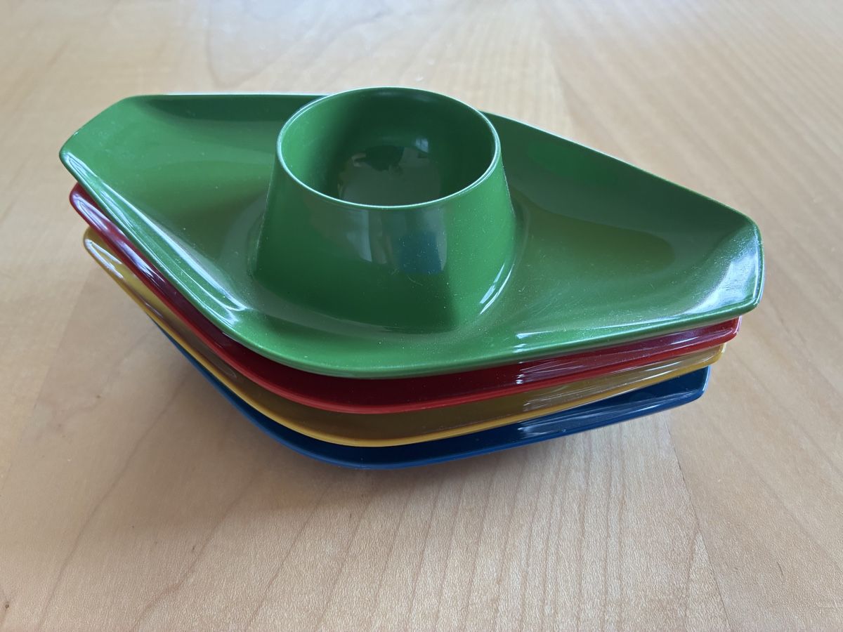 Sonstiges Geschirr: 4 Eierbecher Retro Vintage stapelbar – Gebraucht aus Stäfa von Clandestino04 1