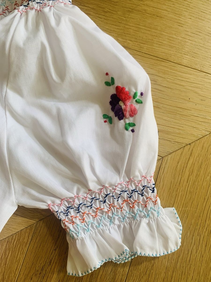 Camicette, T-shirt & Top: Embroidered summer Top XS/34 – Usato da Zürich venduto da Angela_Fashion_Lover 4