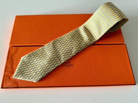 Cravate HERMES-Paris „Steel&Gold Chains“