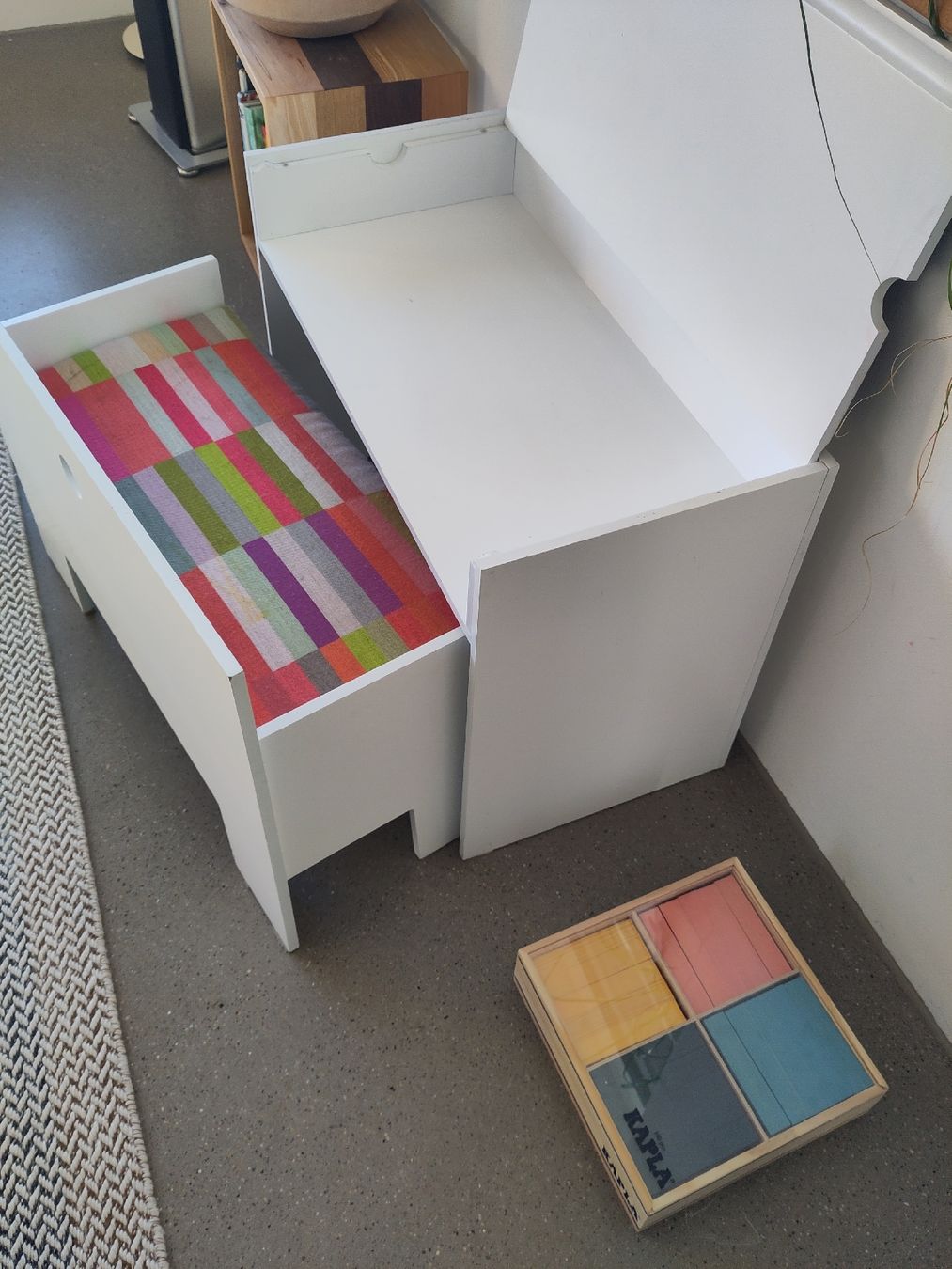 Tavoli: Kinder Mal- und Basteltisch mit Bank – Usato da Schaffhausen venduto da bigbeat77 2