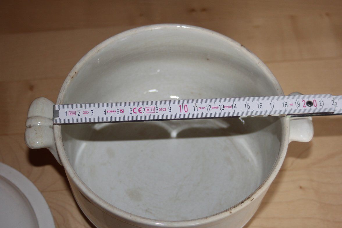 Ciotole: Alte Suppenschüssel mit Deckel D & C – Usato da Sumiswald venduto da Lottie22 7