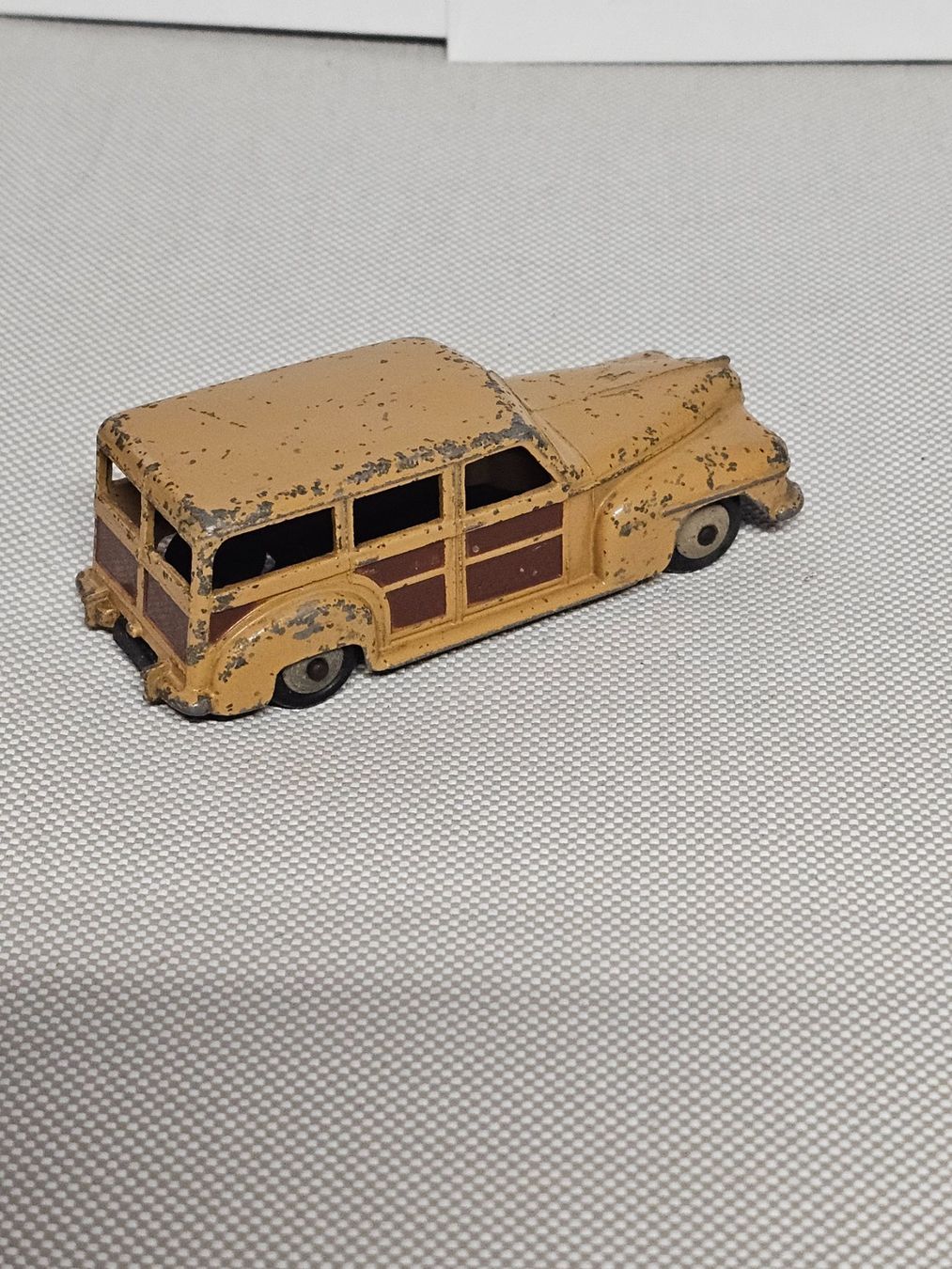 Dinky Toys Modellini d'auto: Dinky Plymouth Estate – Usato da Starrkirch-Wil venduto da easygo13 1