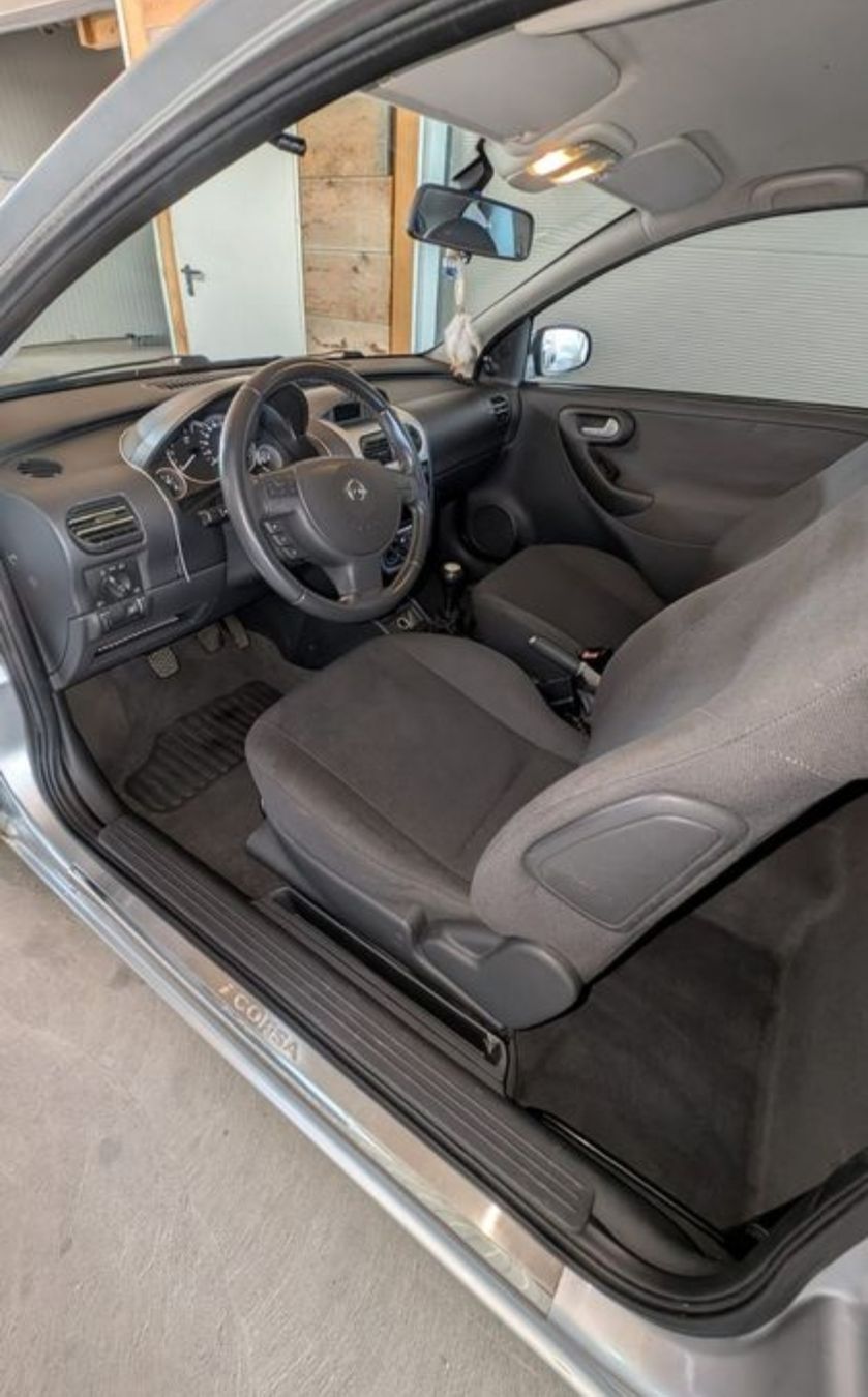 Opel Automobili: Opel Corsa C 1.2 TP Enjoy – Usato da Pfäffikon ZH venduto da toolio 3