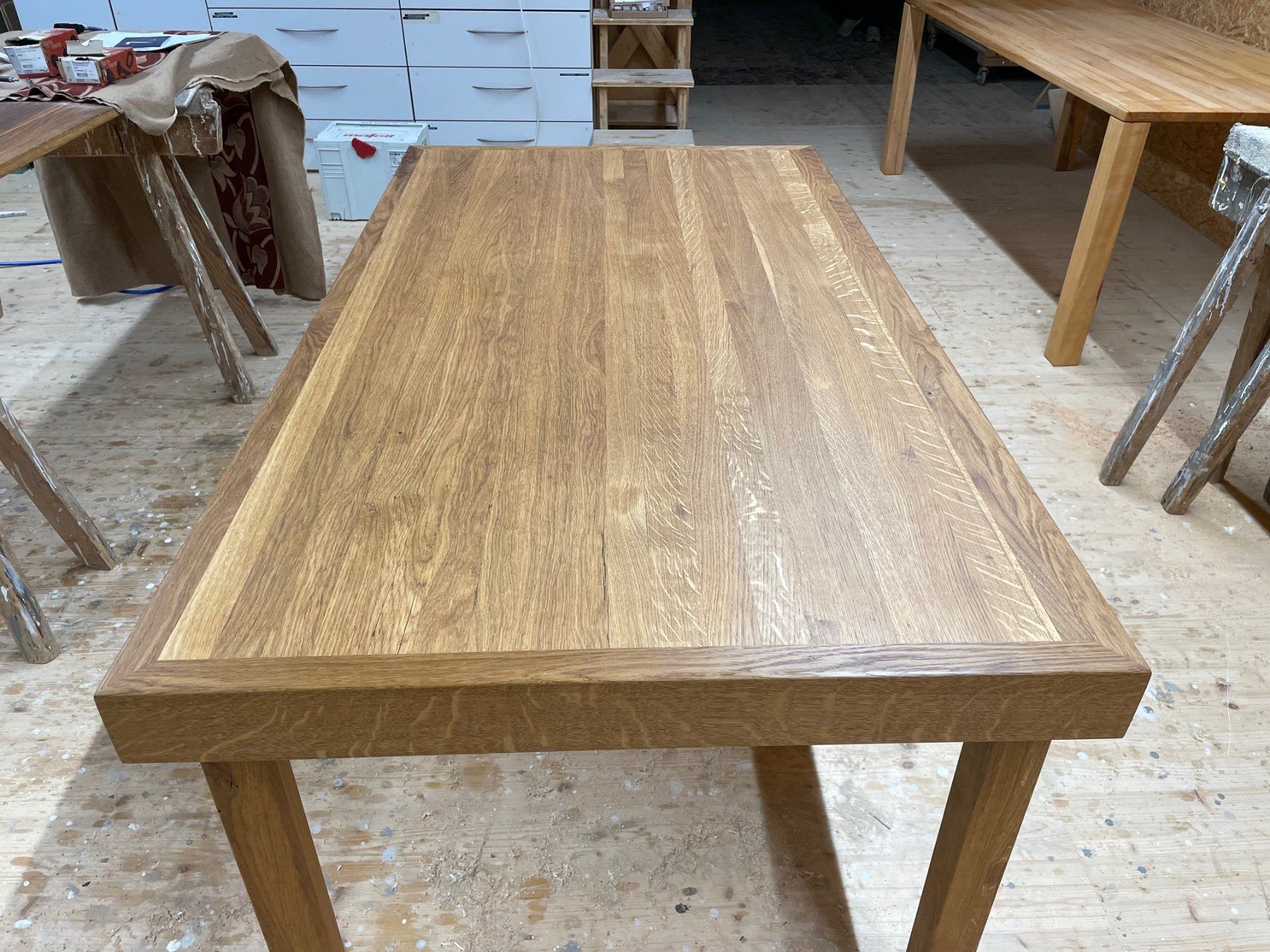 Tavoli: Wunderschöner handgemachter Eichen-Massivholz-Tisch – Nuovo (secondo la descrizione) da Berg am Irchel venduto da Cincin 4