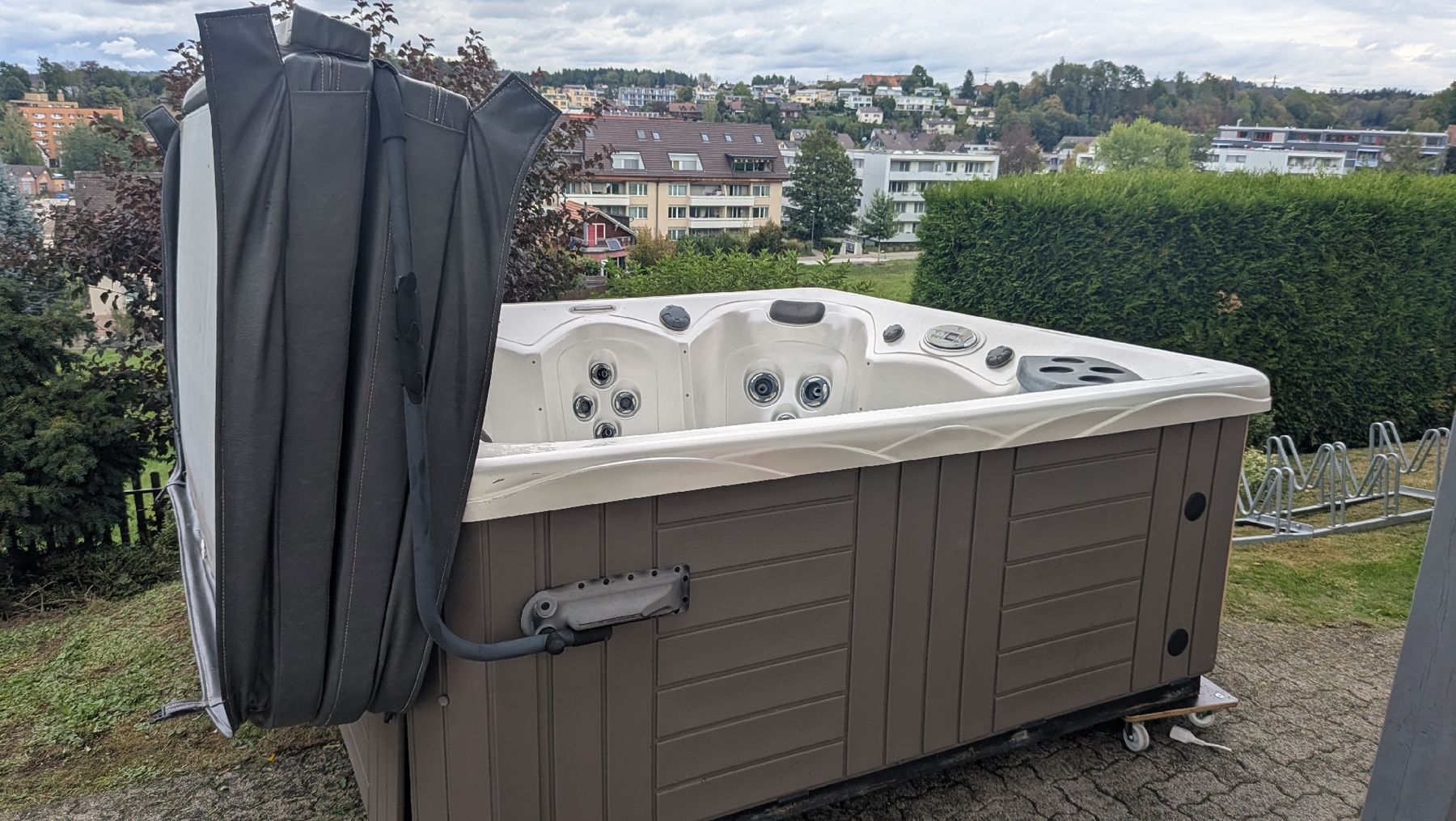 Whirlpool: Whirlpool Master Spas Twilight Series mit Abdeckung – Difettoso da Uster venduto da mic_7nmv 3