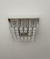 Elegante Deckenleuchte mit Glaskugeln