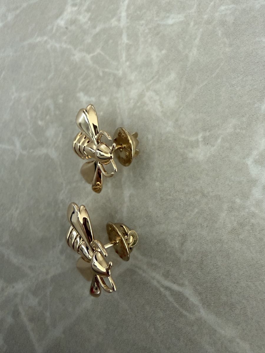 Guerlain Placchette & Badge: Guerlain Bee Pin Set - New🐝 – Nuovo (secondo la descrizione) da Zürich venduto da Victoria_T 2