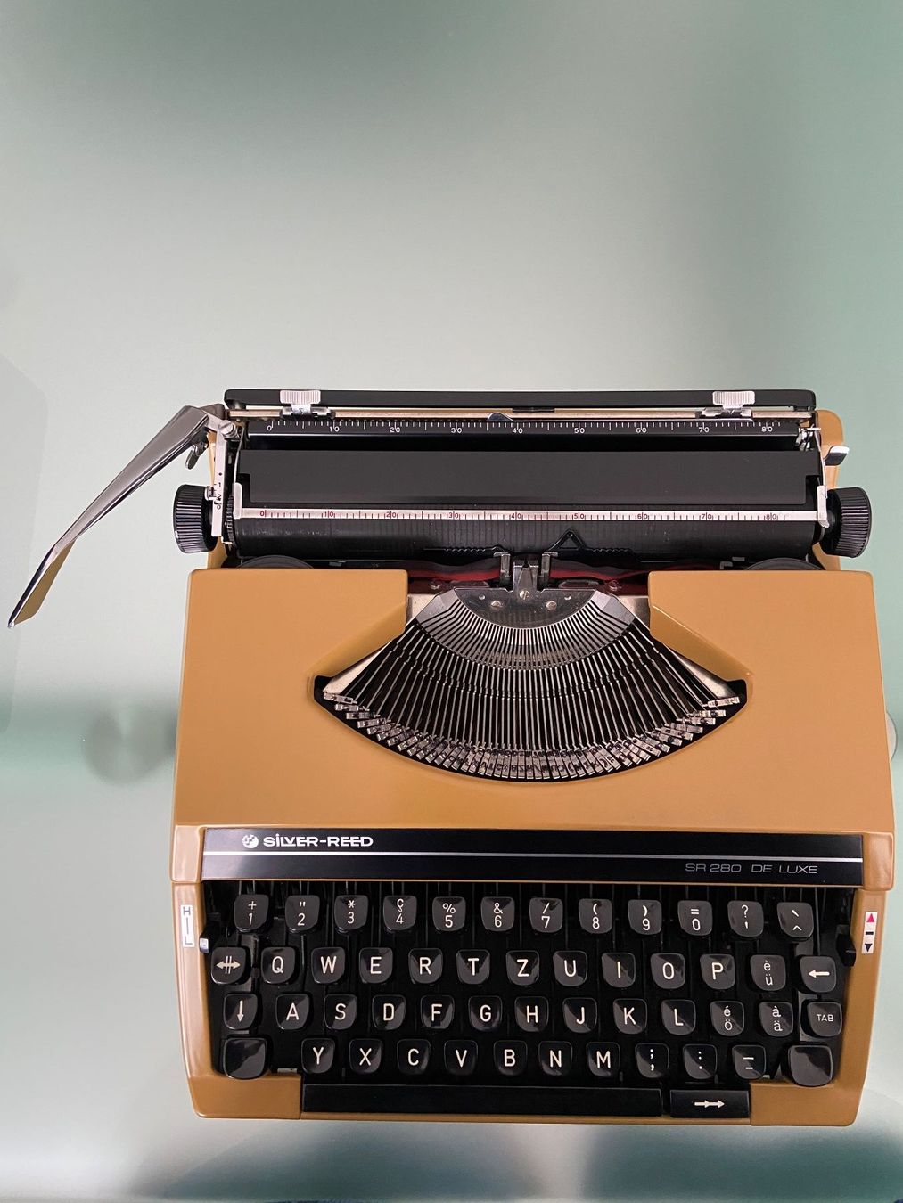 Schreibmaschinen: Machine à écrire SILVER REED portable SR280 DE LUXE – Gebraucht aus Corgémont von wef02 1