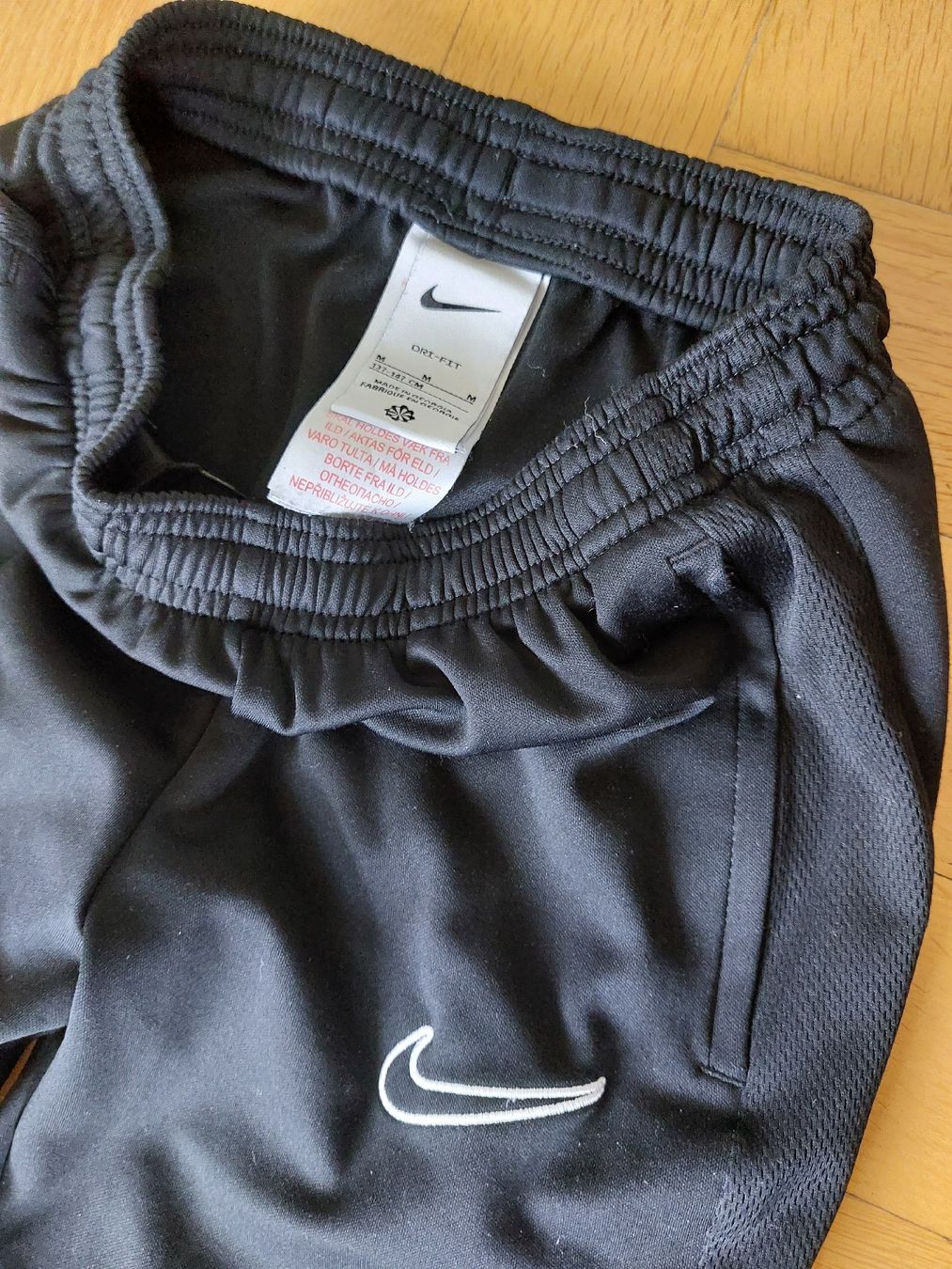 Nike Pantaloni: Trainerhose Nike Kinder – Usato da Kriens venduto da nordlicht09 1