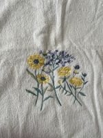 Frottee Tuch weiss Blumenstickerei 50x90cm