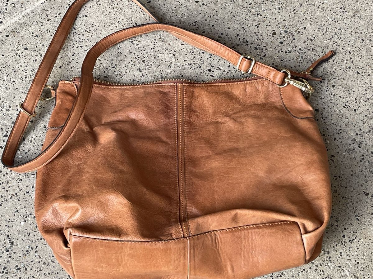 Sacs femmes: Ledertasche  – D'occasion à dotzigen par patchwork01