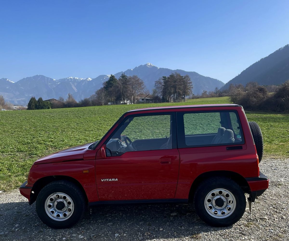 Suzuki Autos: Suzuki Vitara JLX 1.6i 4x4 – Gebraucht aus Chur von Hechtl2 3