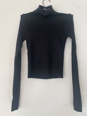 Schwarzer gerippter Bershka Rollkragenpullover Gr. S