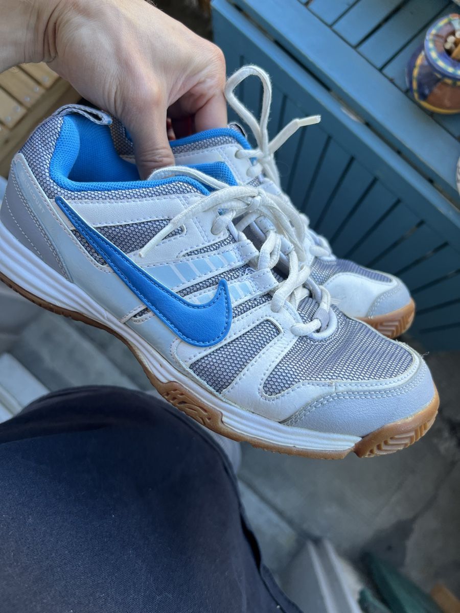 Nike Scarpe da donna: Nike vintage dame, 38 – Usato da Lausanne venduto da loi_kbd7 7