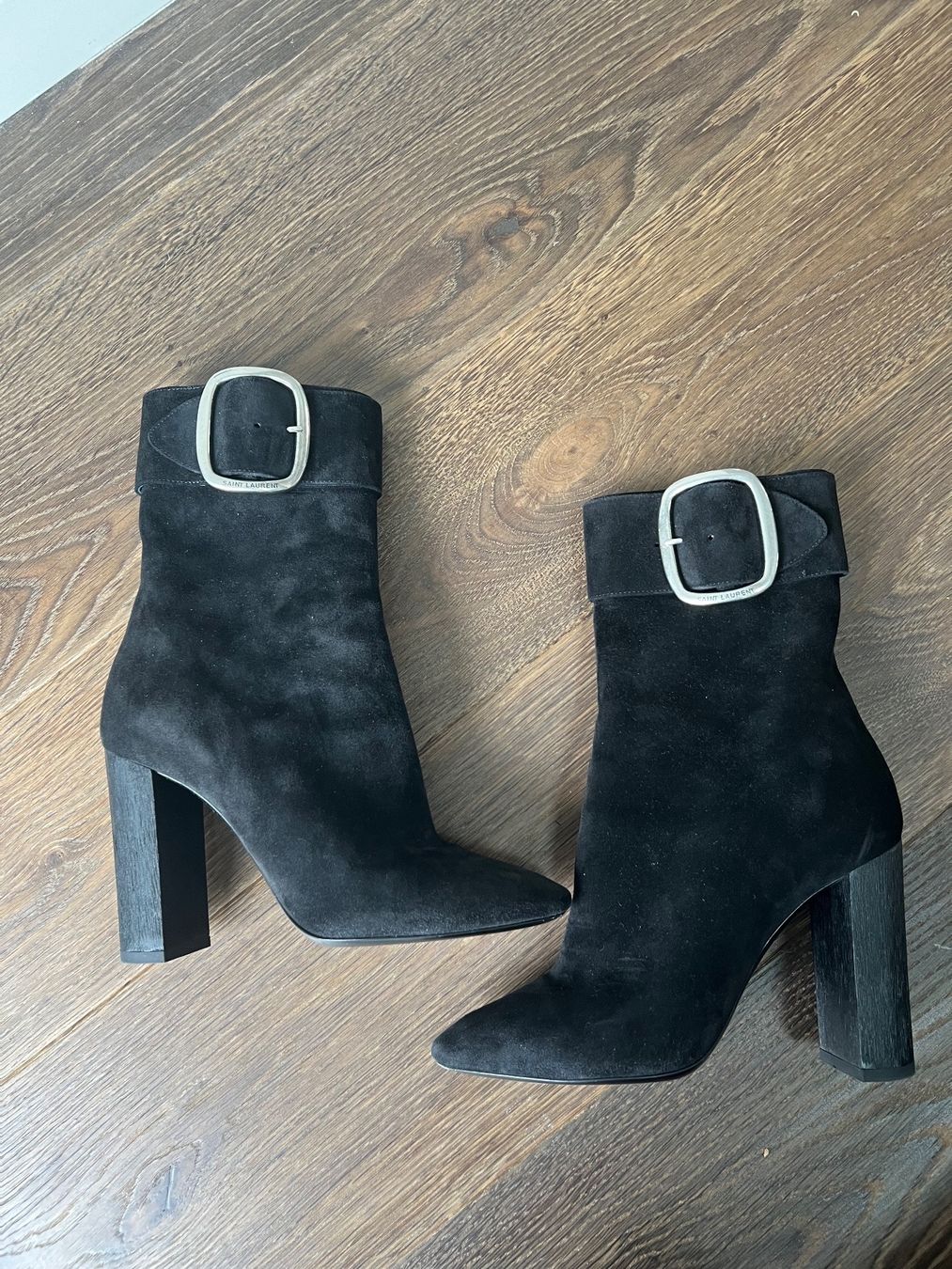 Damenschuhe: Bottines Saint Laurent en daim – Gebraucht aus Chambésy von sar_7bnd