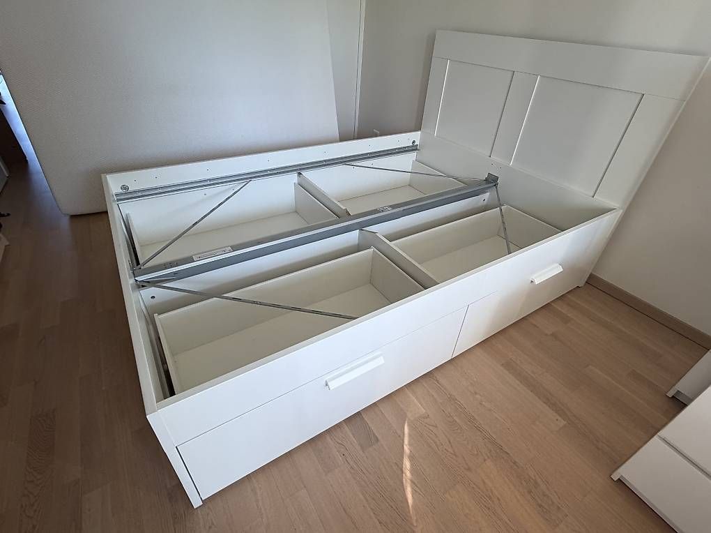 Divani: Reservé- Ikea Lit avec tiroirs + canapé + matelas  à Nyon – Usato da Nyon venduto da Deb_D39 1