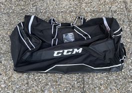 CCM Sporttasche Schwarz mit Rollen gebraucht