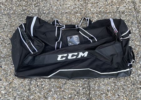 CCM Sporttasche Schwarz mit Rollen gebraucht