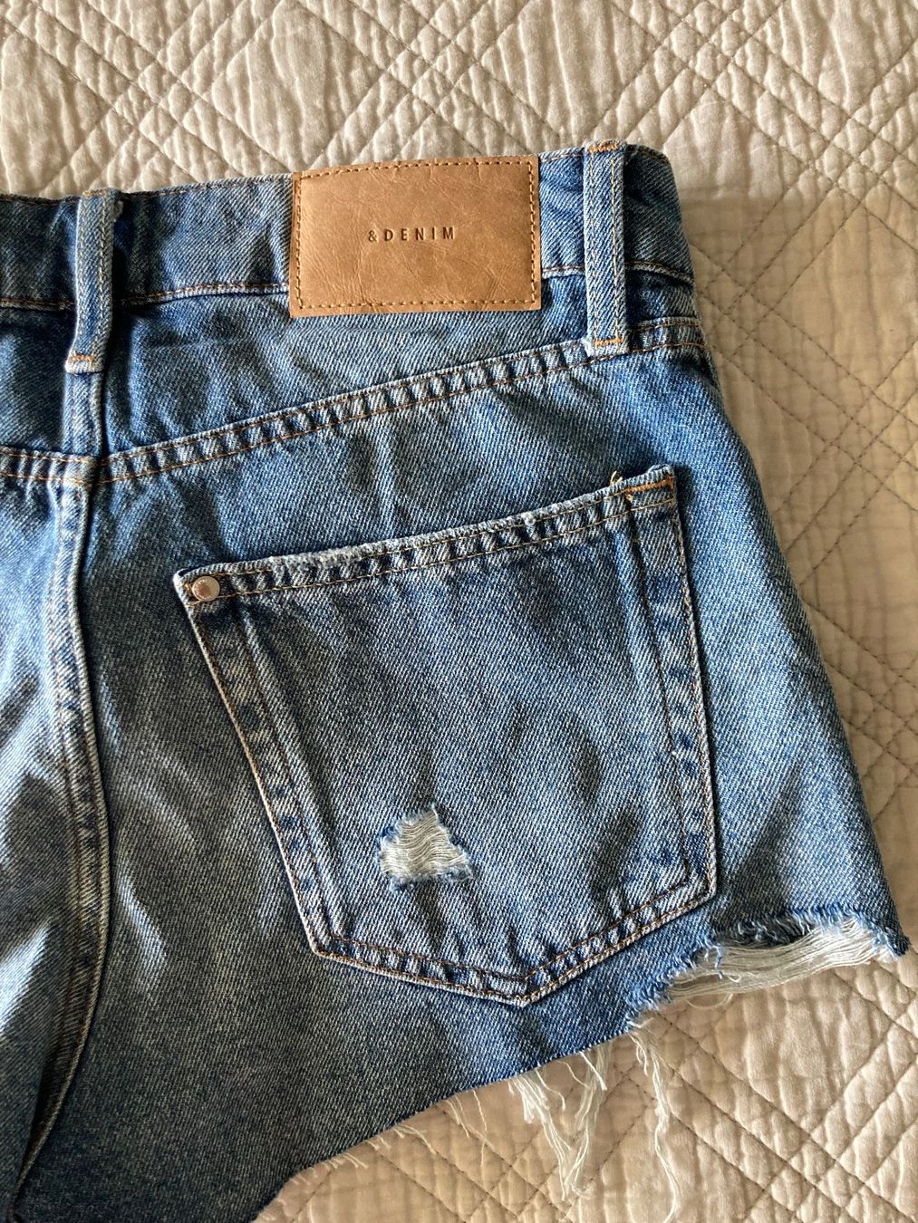 H&M Jeans: Short en jeans – Nuovo (secondo la descrizione) da Lausanne venduto da shabnam.t 3