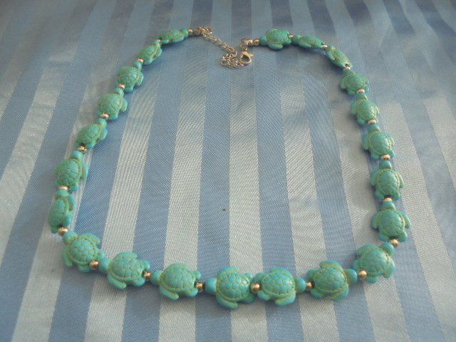 Catenine: Collier Schildchröttli türkis – Usato da Hinwil venduto da Glasperlen