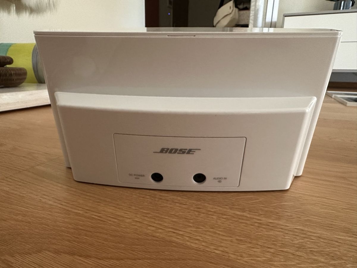 Bose Casse acustiche: Bose SoundDock lila iPhone Lautsprecher inkl Fernbedienung – Usato da Basel venduto da bet_zbh9 2