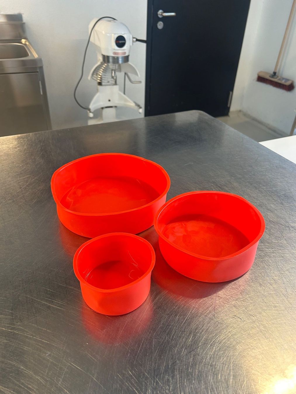 Teglie da forno: 3 runde Silikonformen, 9/15/20 cm ø – Nuovo (secondo la descrizione) da Zürich venduto da bakery_nors