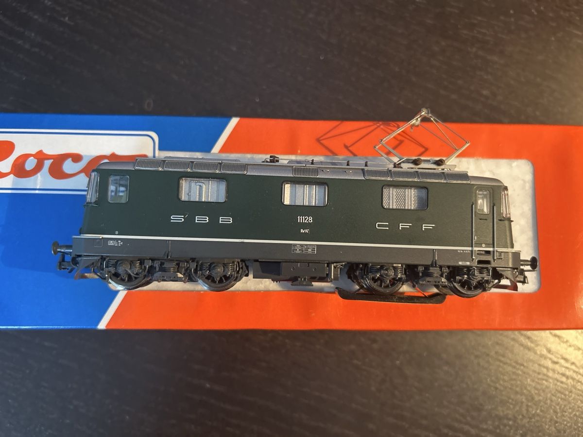Roco Modellini di ferrovie: Roco SBB Re 4/4 II grün digital  – Usato da Rüegsauschachen venduto da Doeddi90 1
